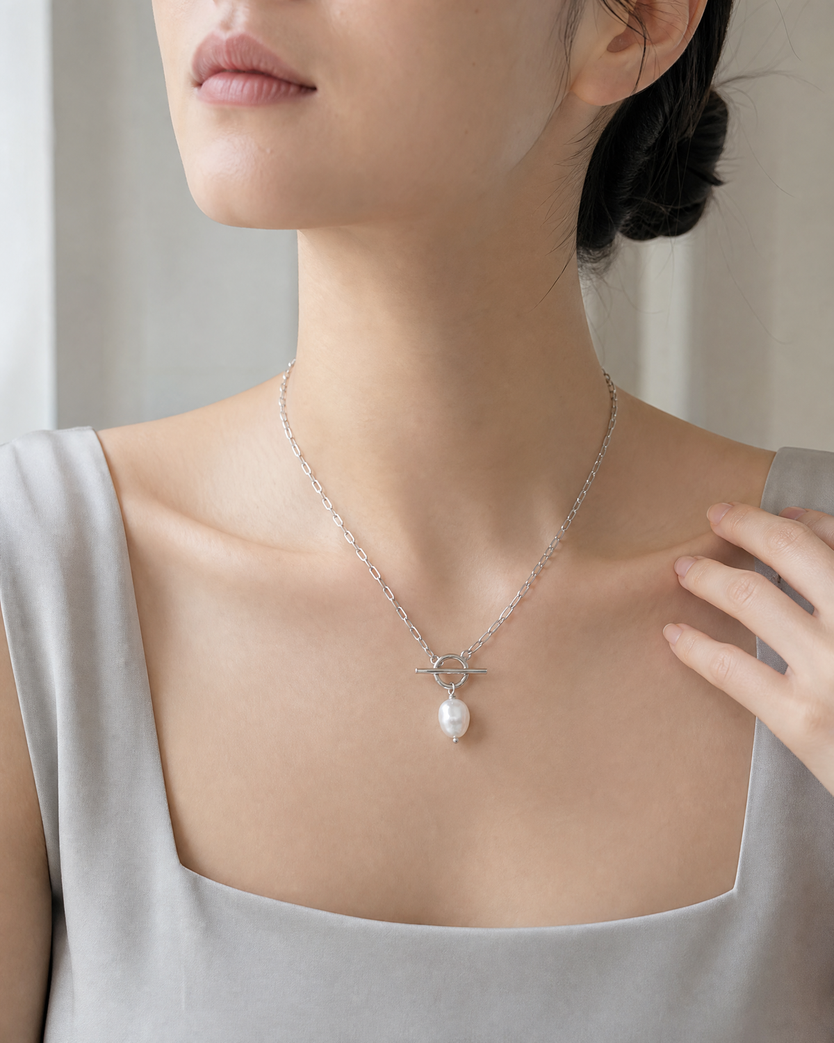 T-Lock Pearl Necklace